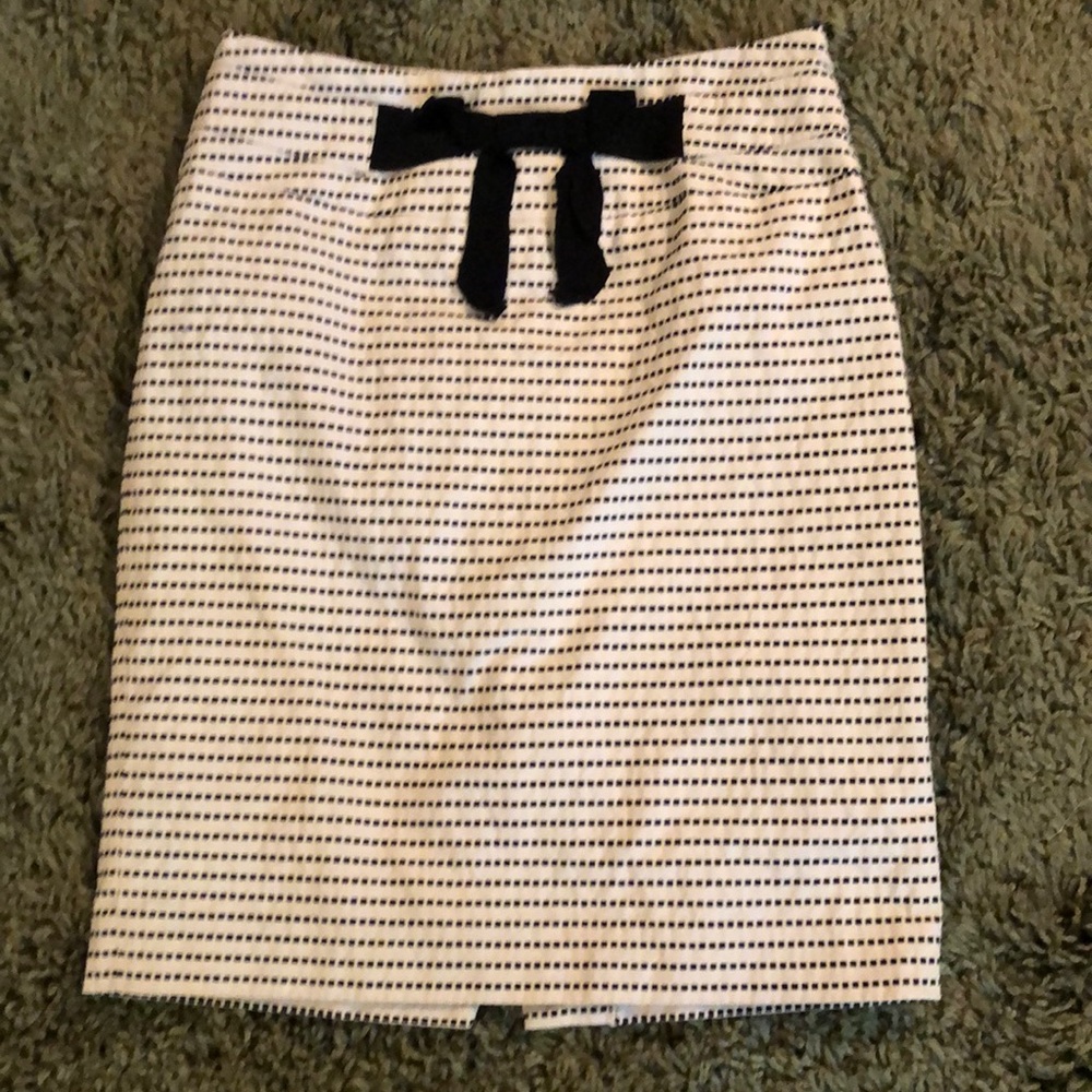 Pencil skirt black and cream, XXI (Forever21).